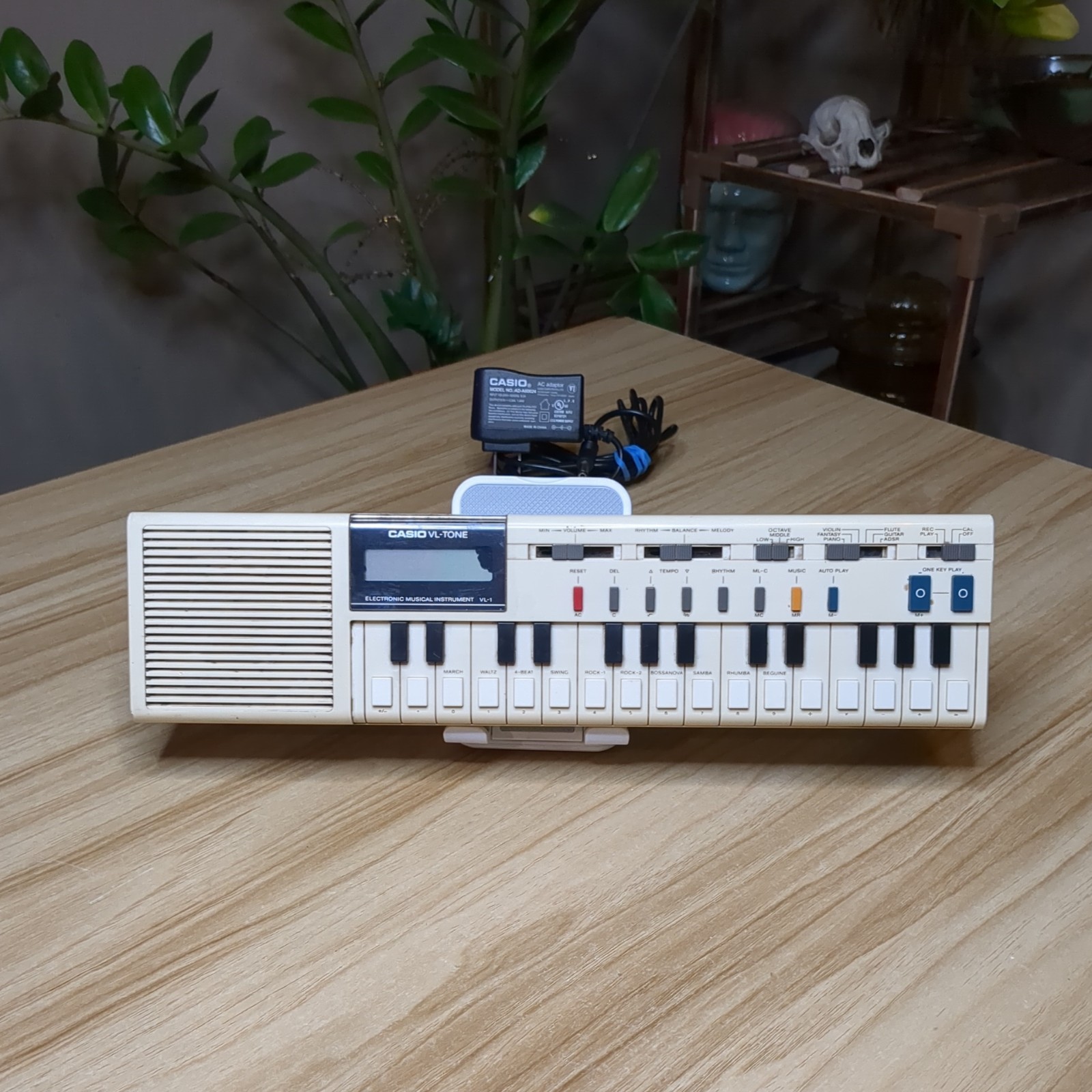 RARE-Casio VL-Tone VL-1 Electronic Keyboard &  Calculator w Power Cable Tested