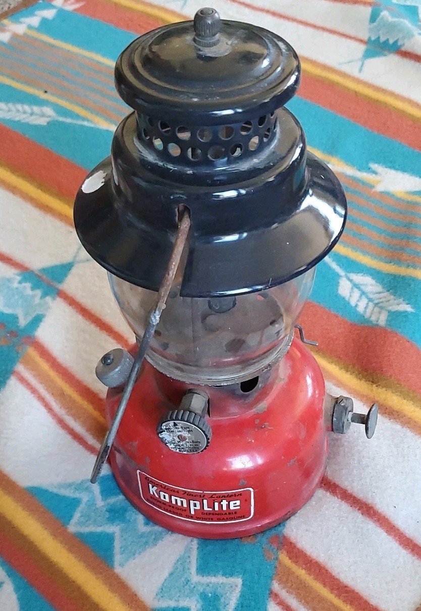KAMPLITE/Coleman 1950s Vintage Red Lantern