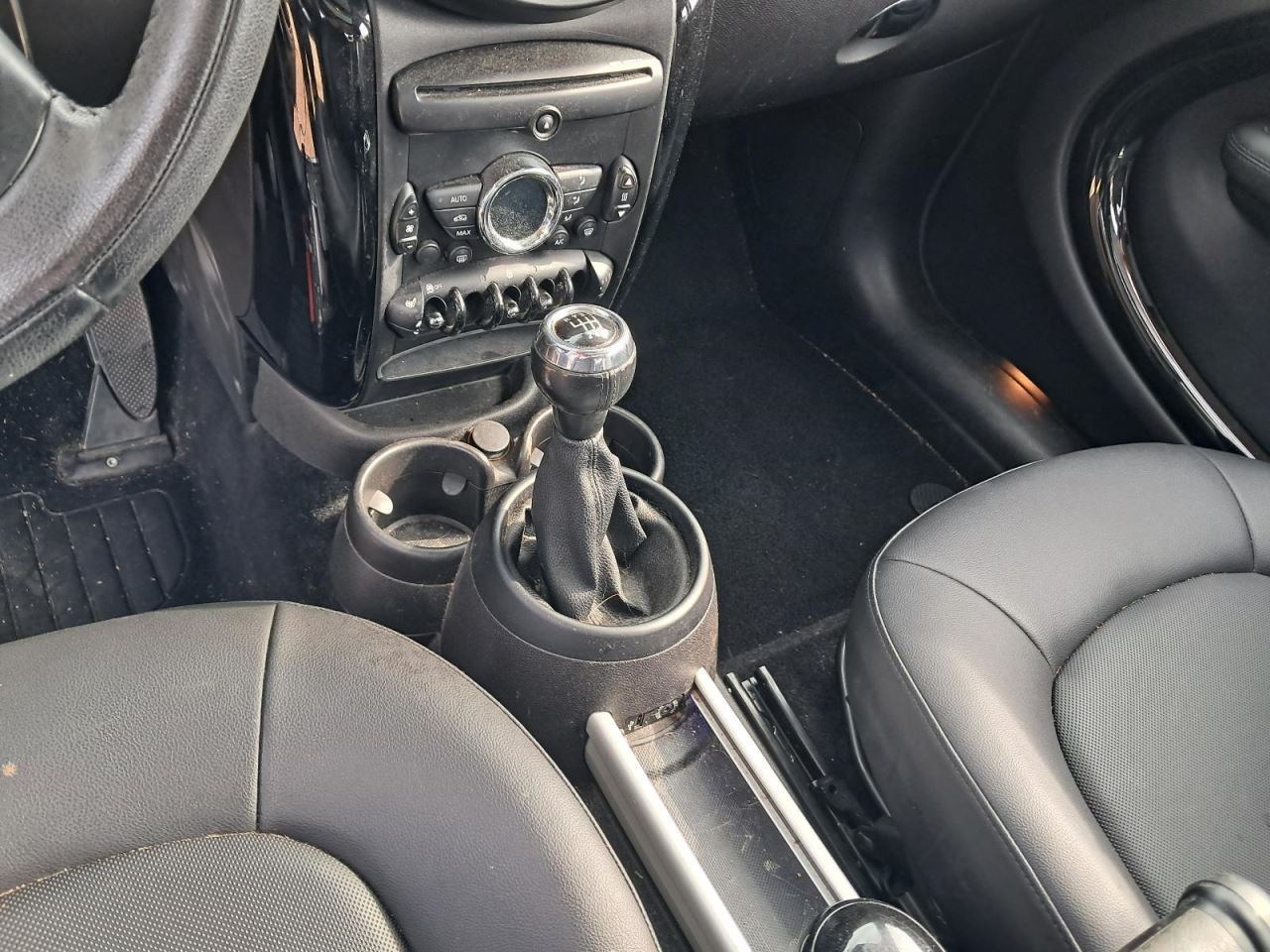 COUNTRYMA 2014 Glove Box 4770867