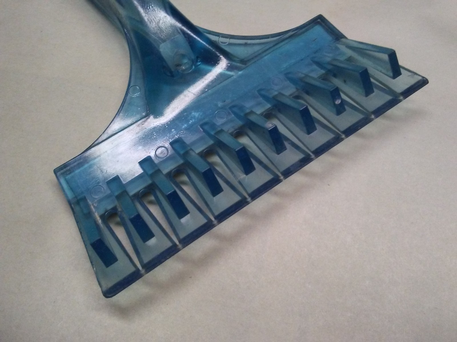 Vintage Ergo Flex plastic ice scraper