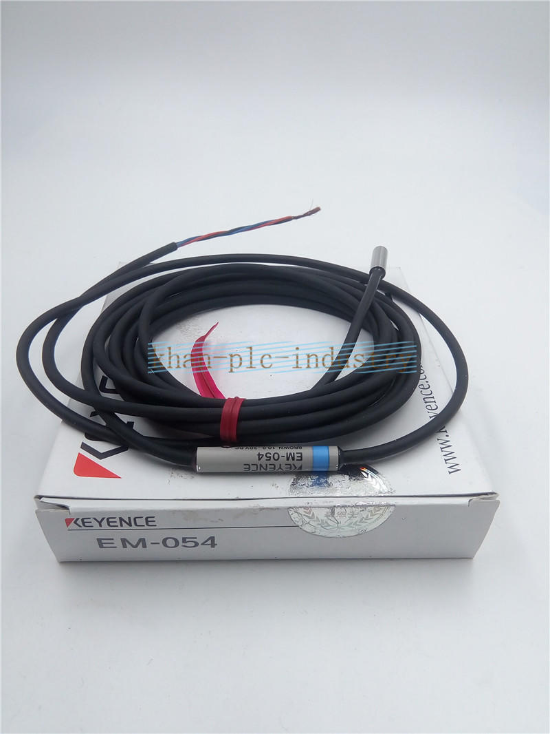 ONE Keyence EM-054 EM054 Proximity sensor