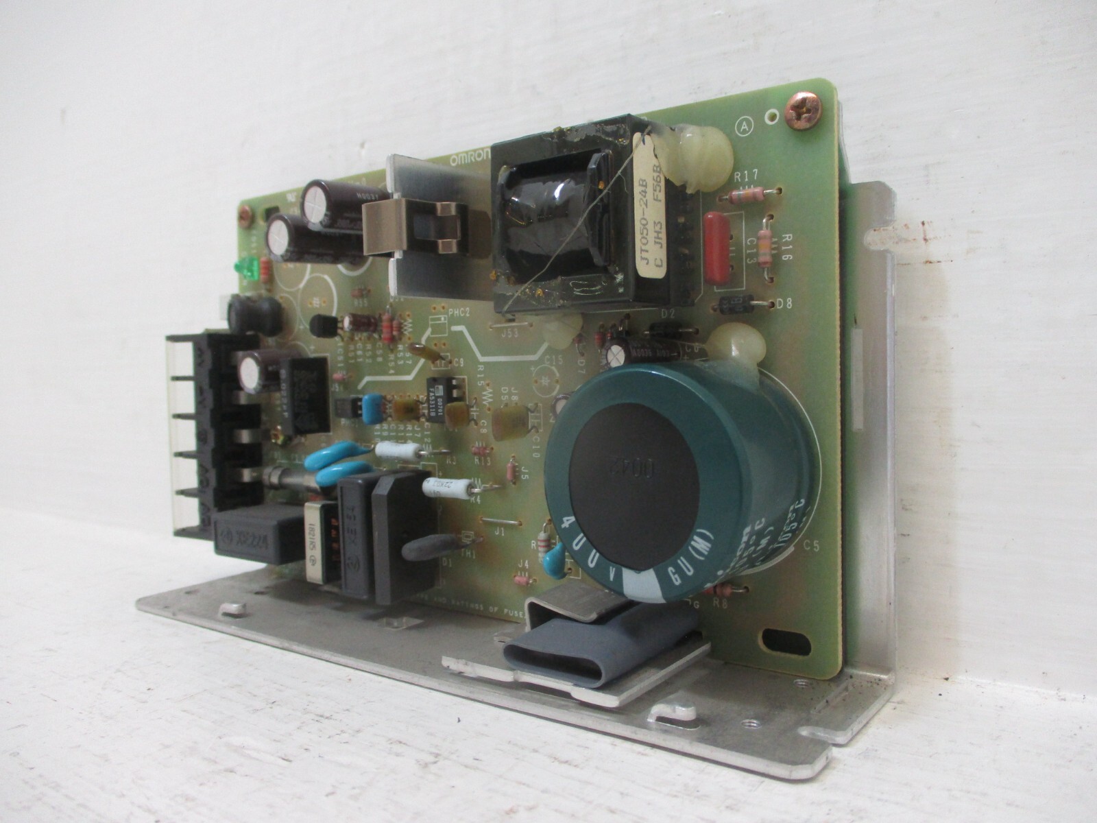 OMRON S82J-05024A Power Supply Unit Input 100-240V 1.4A Output 24V-DC 2.1A