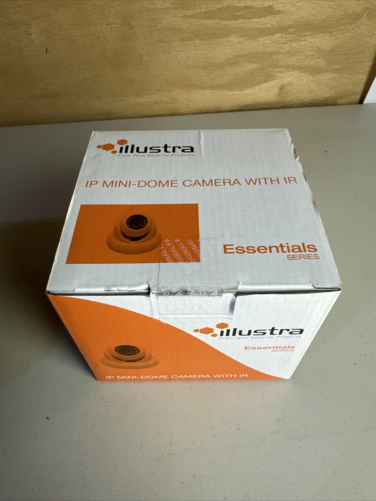 New  A.D Illustra EssentiaI ES01CFBCWIYA  IP  1MP Mini Dome Camera 3.6mm White