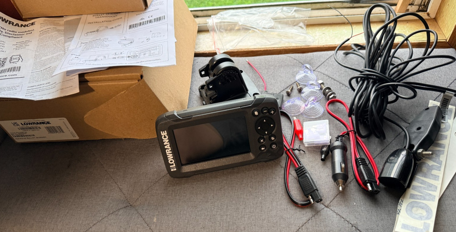 Lowrance HOOK2 4x Bullet Skimmer Transducer Fishfinder