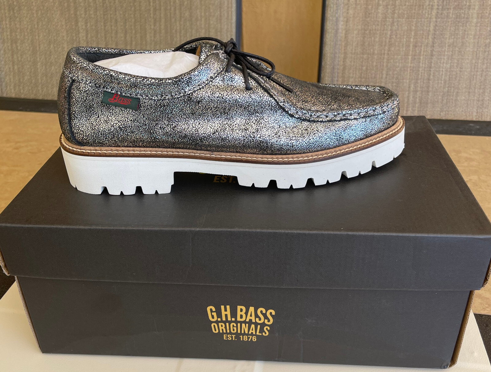 GH BASS WOMEN'S LEATHER SHOES. SIZE: 8.5 WALLACE LUG LOAFERS PEWTER (GRAYISH)