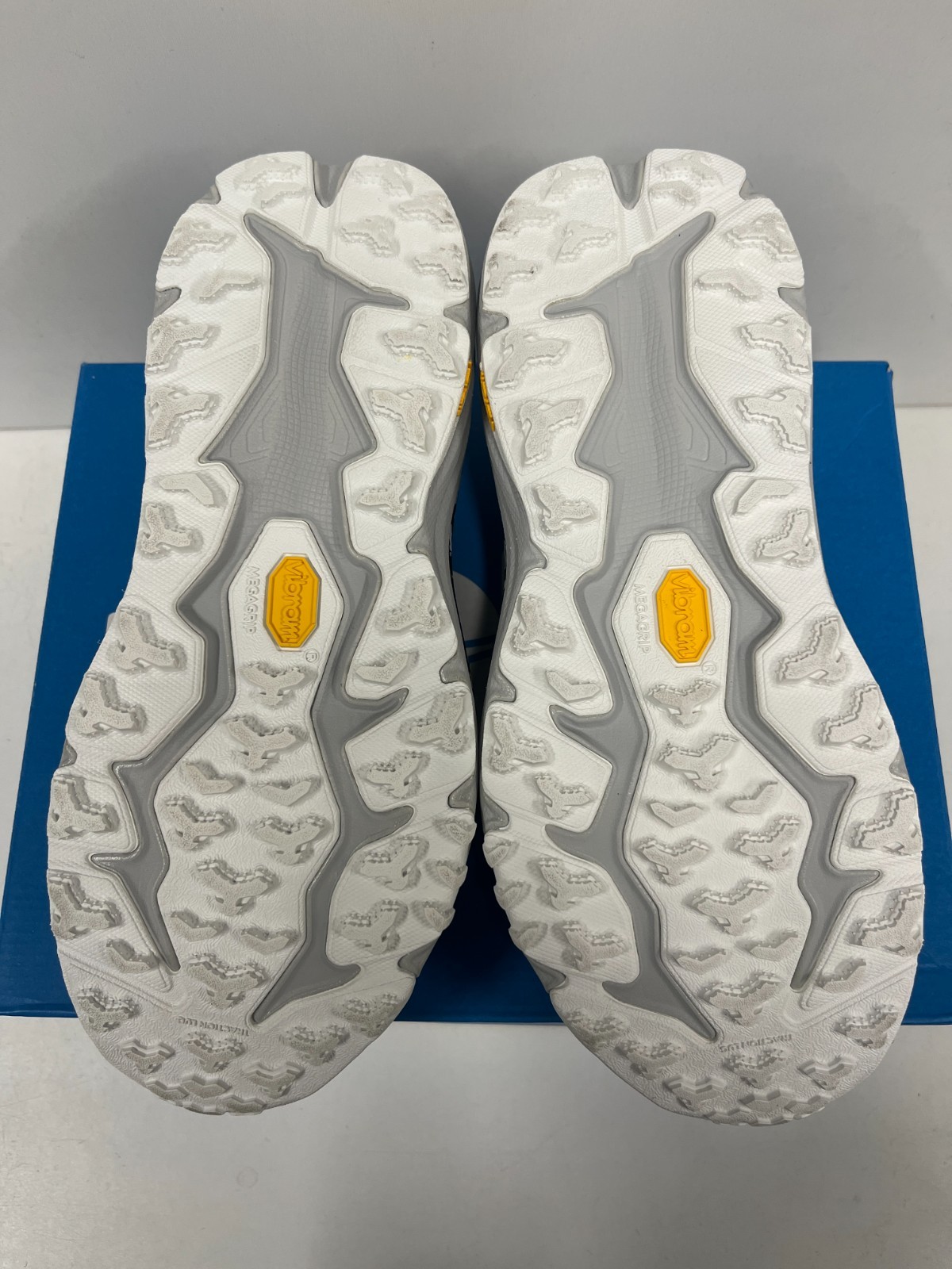 Hoka Speedgoat 6 -- Men's Running Shoes -- NEW