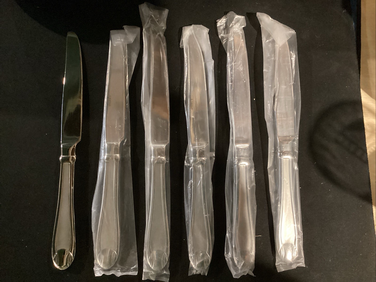 Oneida Satin Garnet Dinner Knives, New, Set of 6