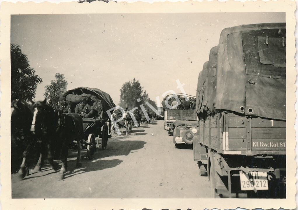 Photo WW II Wehrmacht Soldiers Carriage Truck Column Identification Russia K1.56