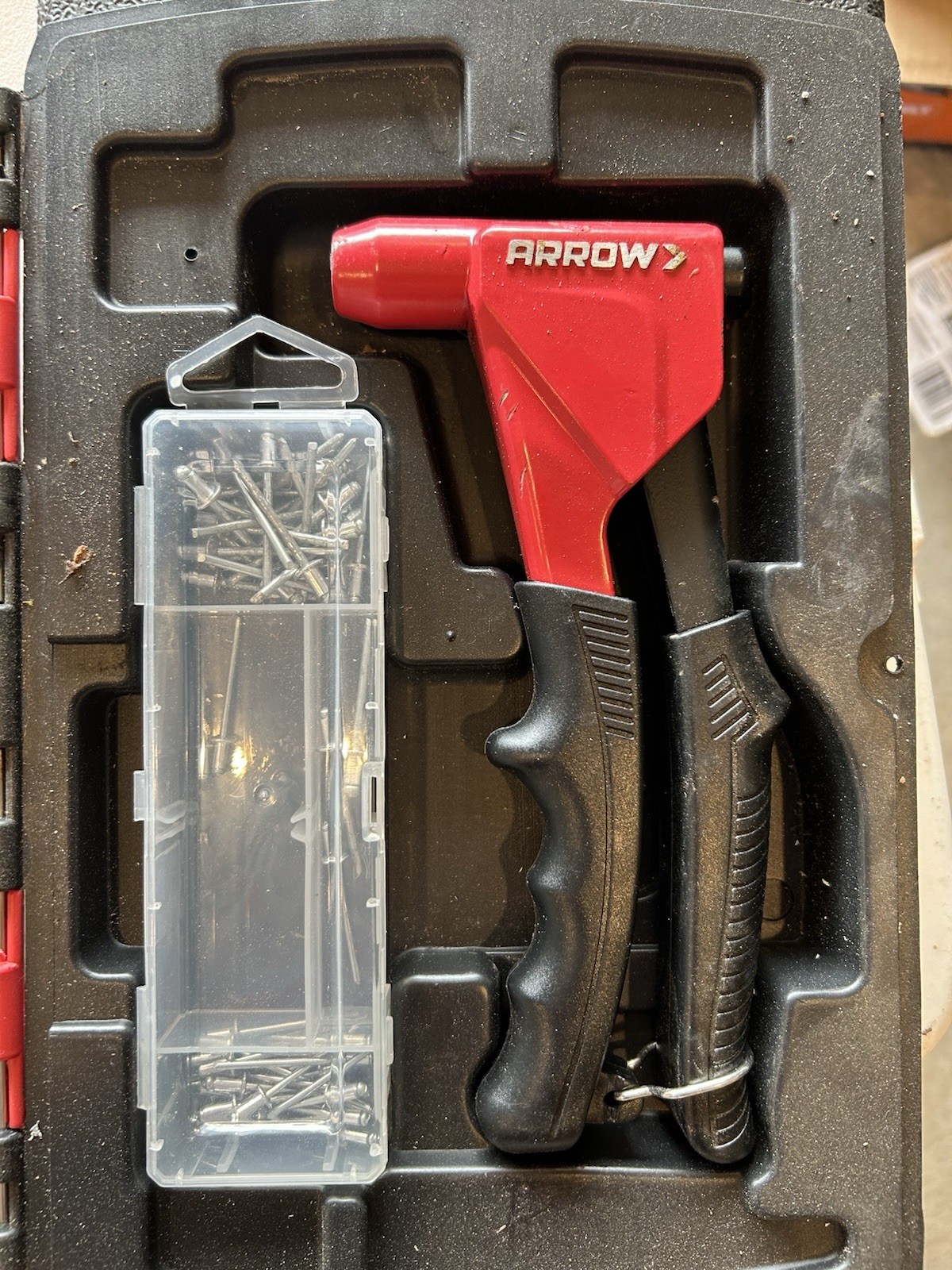 Arrow￼ RT 200 M Kit Headless One Handed Riveter Kit