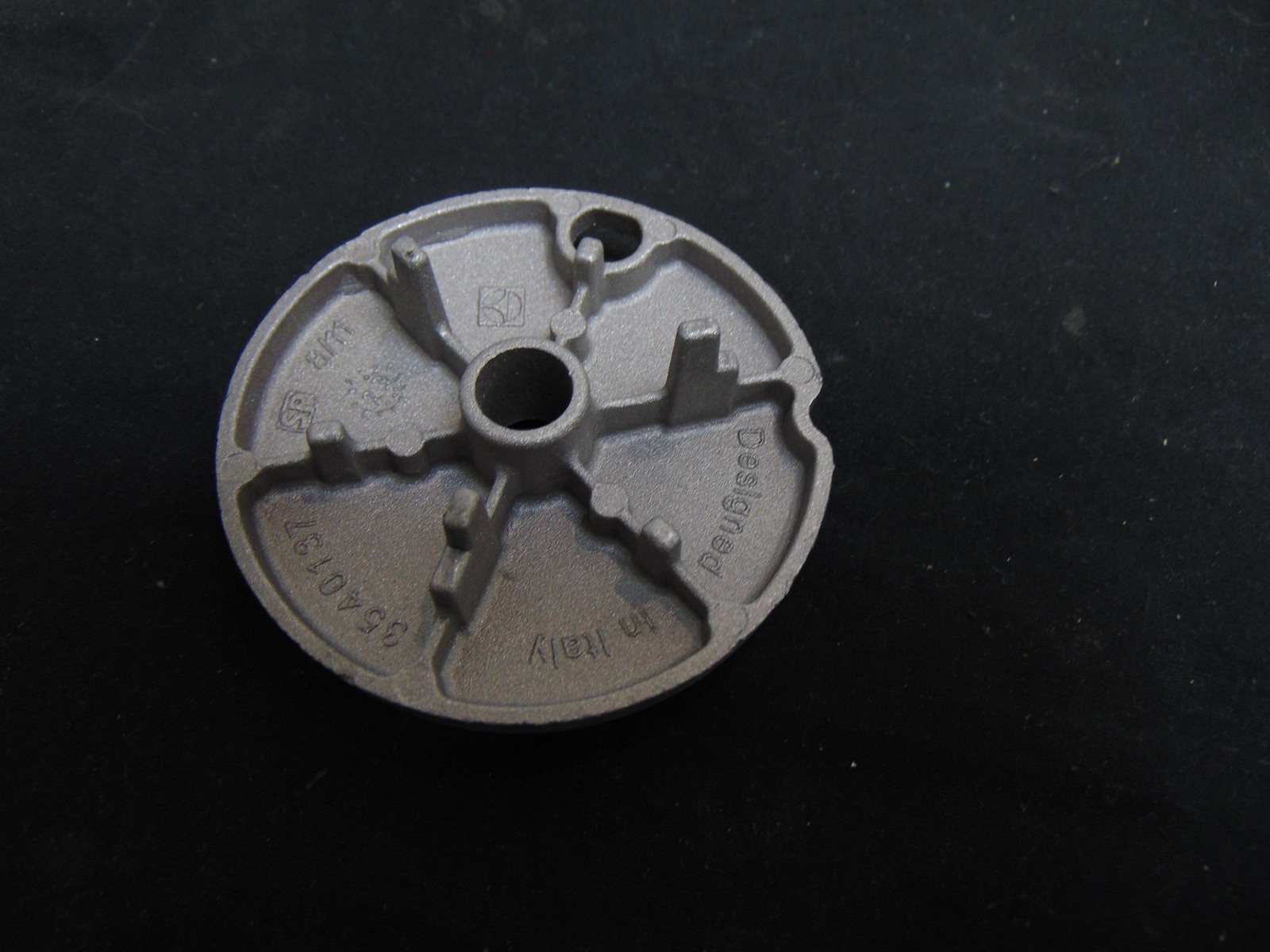 Frigidaire Gas Range FFGH2422US Medium Burner 3540137