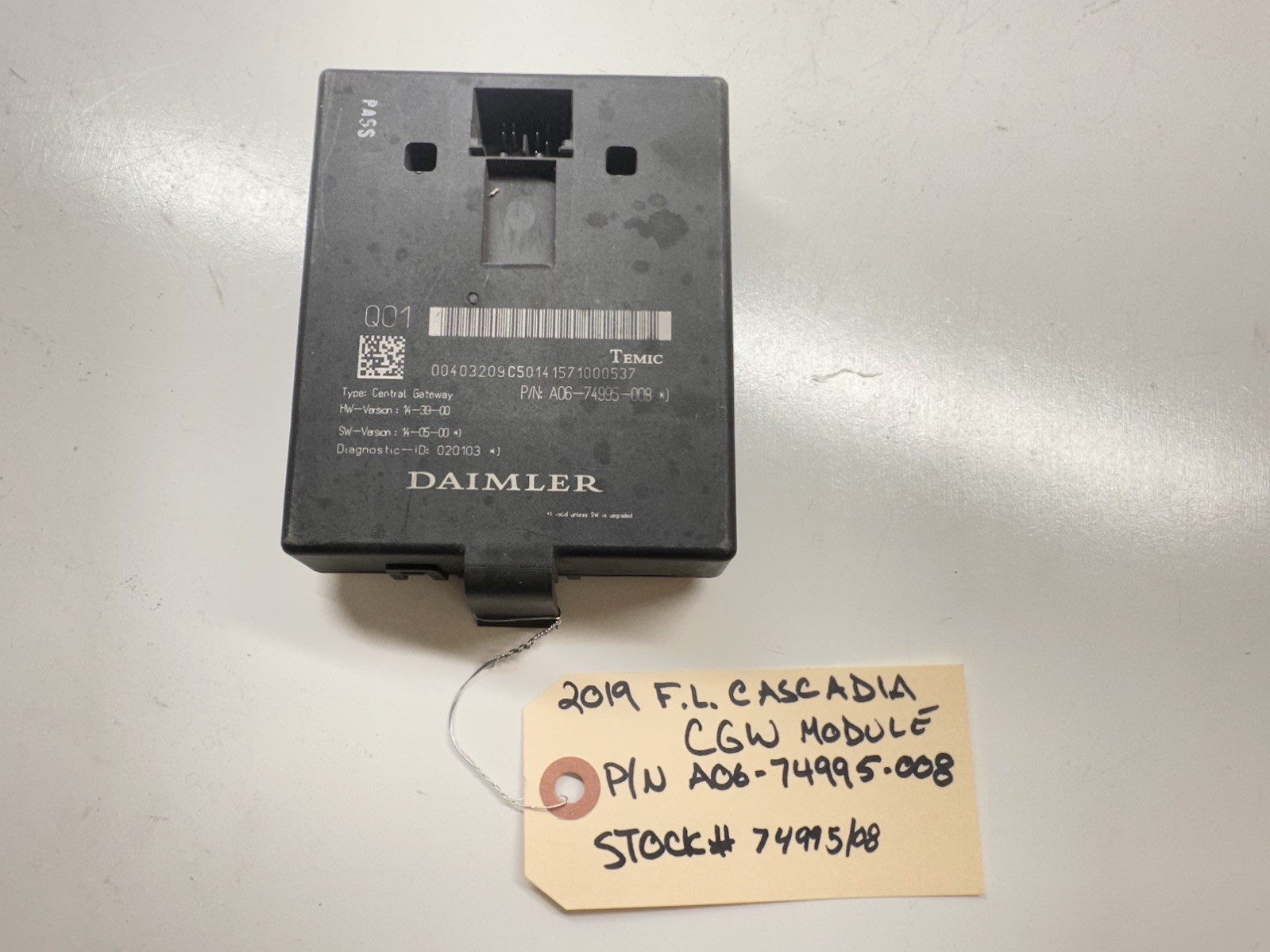 2019 Freightliner Cascadia CGW Central Gateway Module ECU A06-74995-008 Daimler