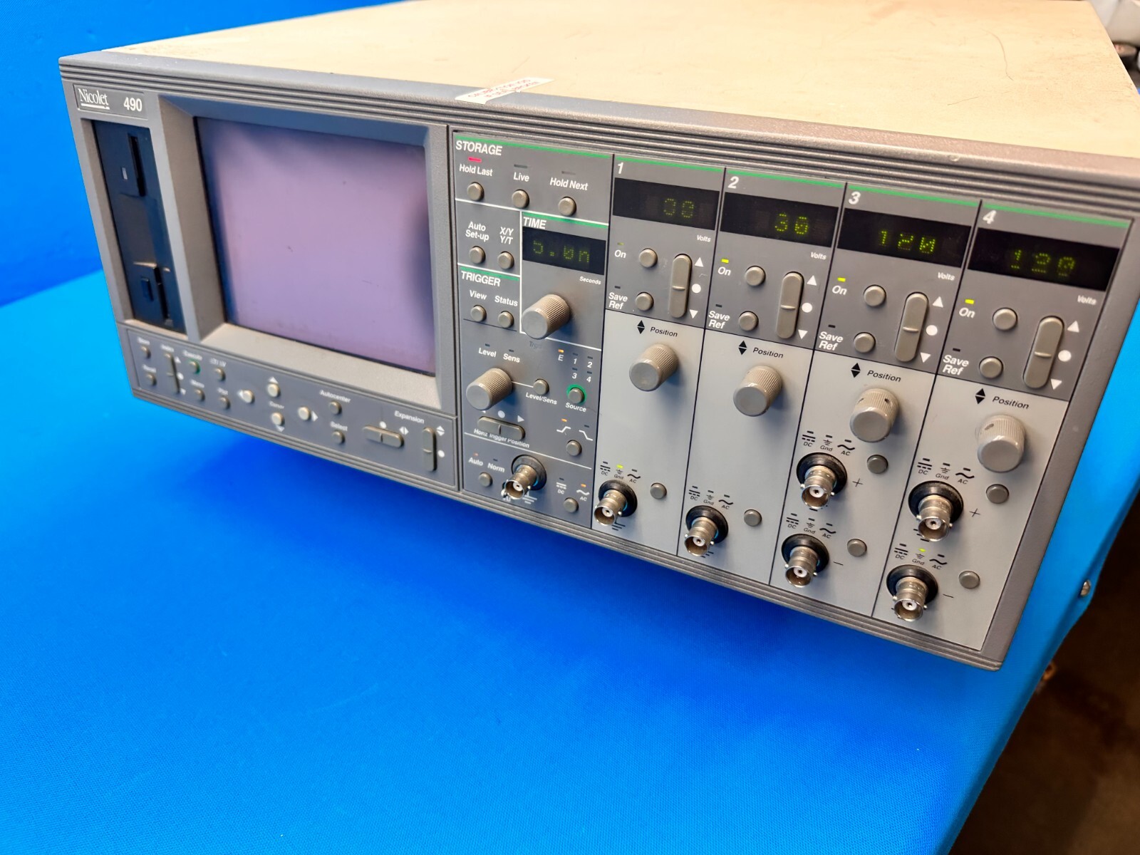 Nicolet 490 Digital Oscilloscope