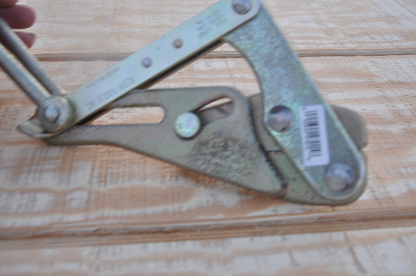 Klein Tools 1656-30 Grip Latch 4500lbs Cable Puller .12-.37