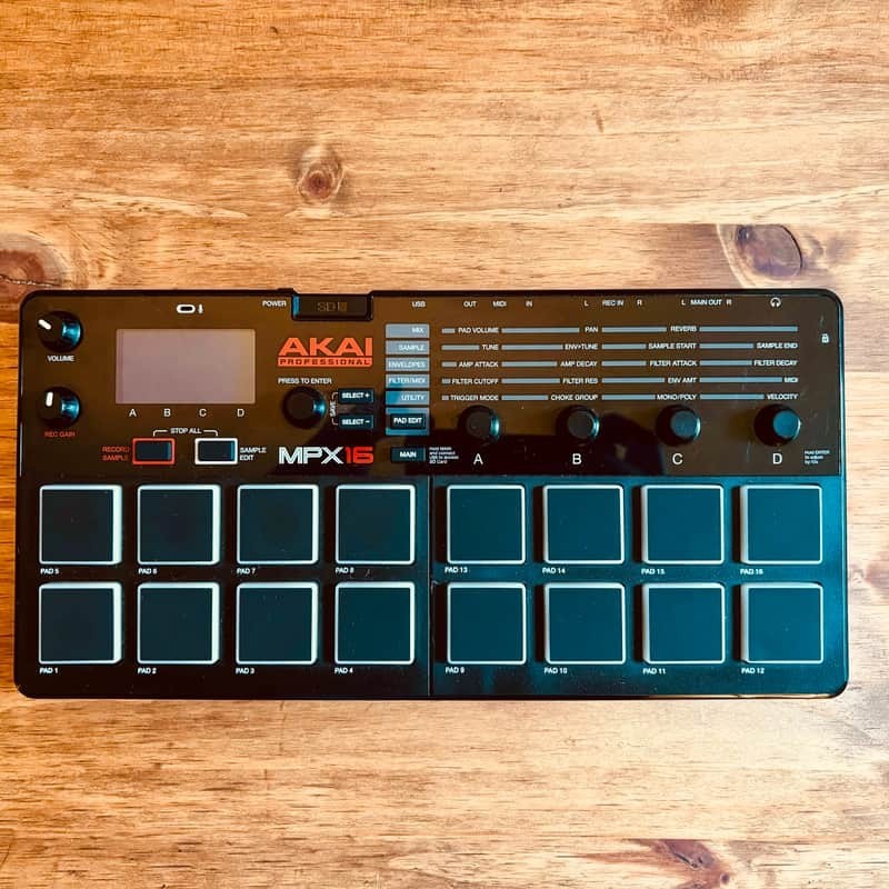 Akai MPX16 Sampler with SD Cards and Power Supply