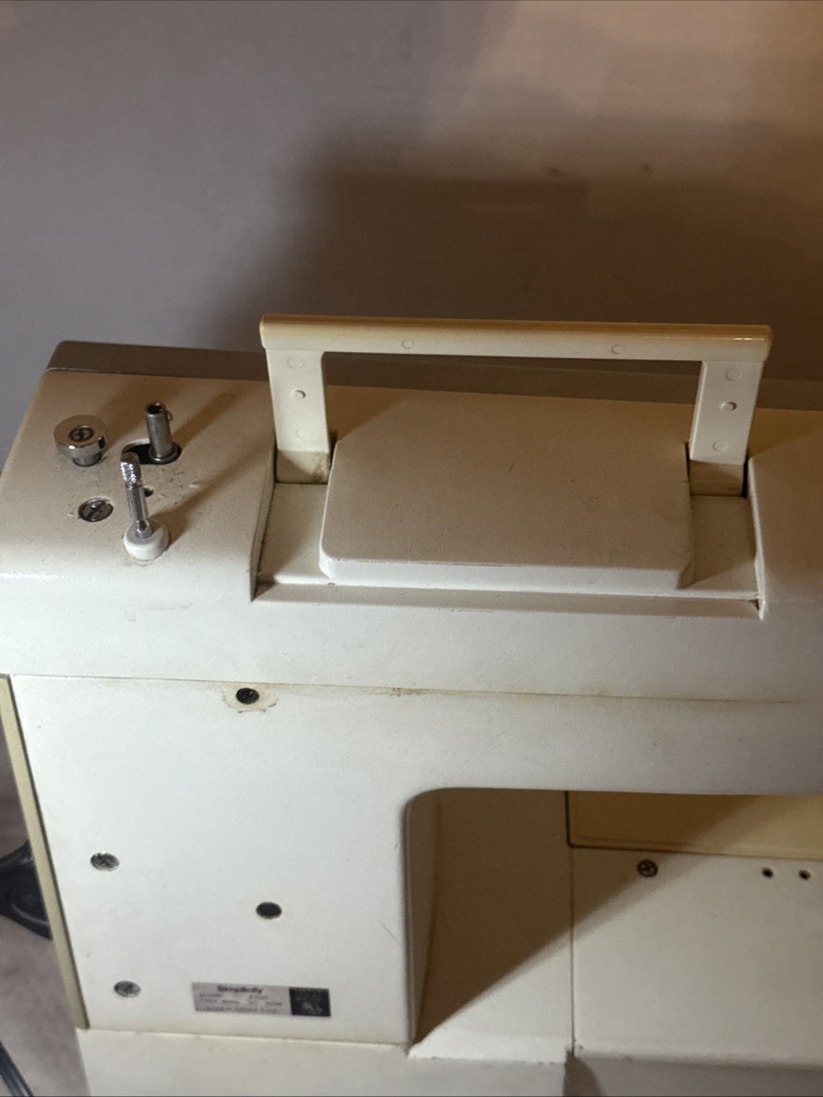SIMPLICITY Sewing Machine Zig Zag 8220 W/Manual TESTED & Working