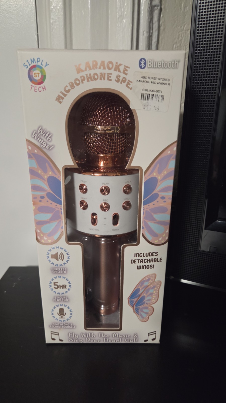 Simply Tech Karaoke Microphone Speaker with Bluetooth connectivity New In Box