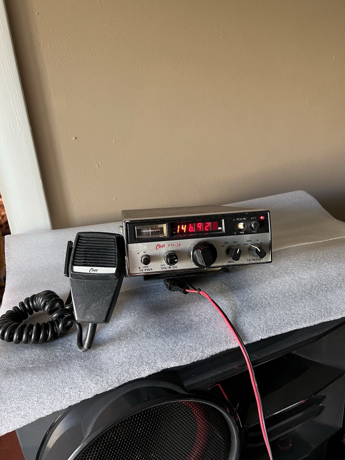 Vtg Clegg VHF FM Amateur Radio Transceiver Model FM-28 w/microphone  Untested