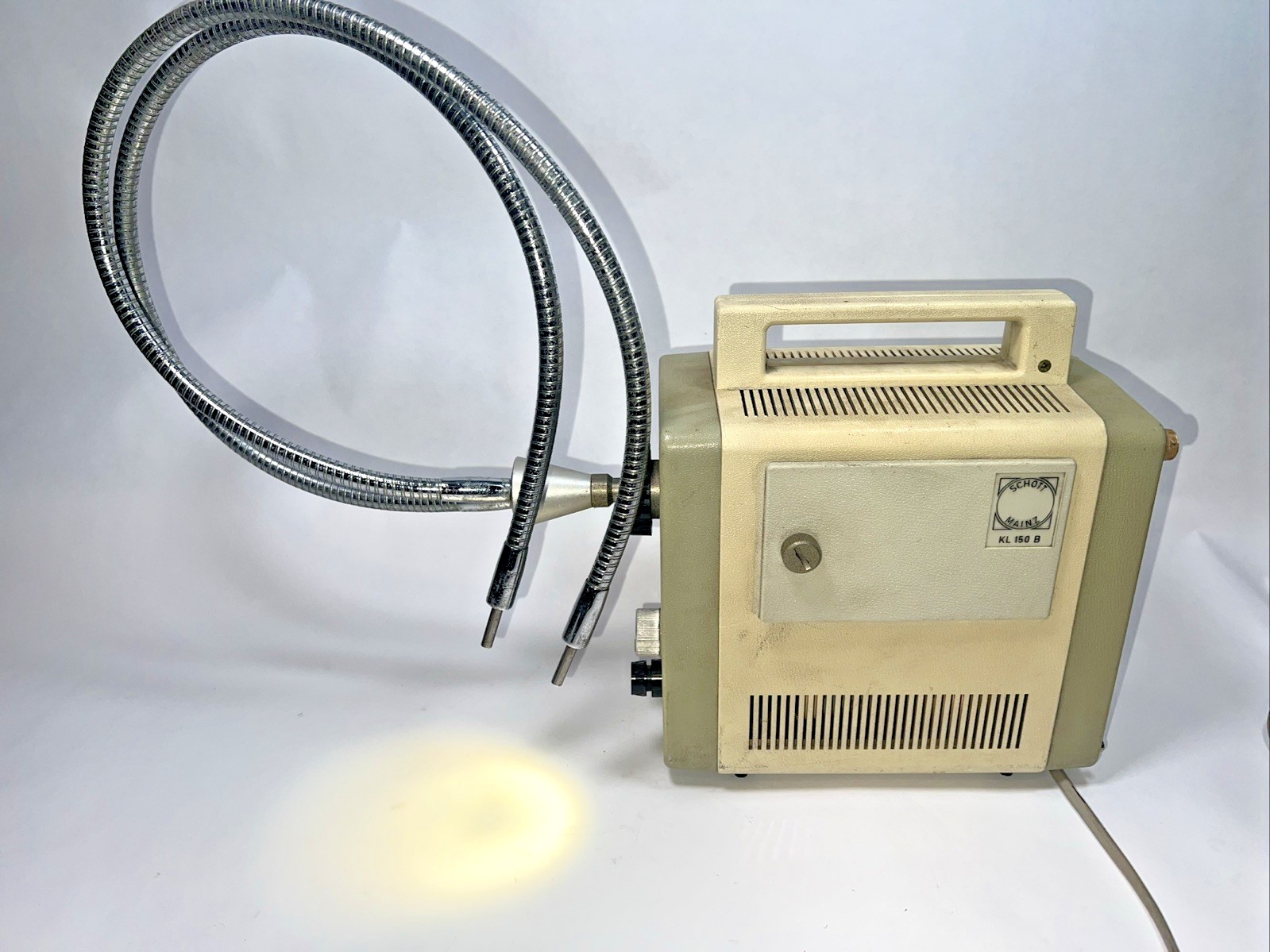 Schott Mainz KL150B Cold Light Source 200W 100V WORKS