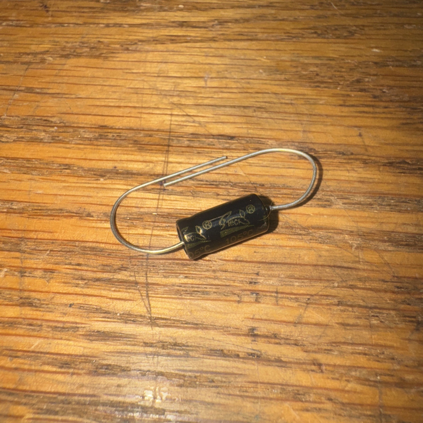 2.2uF 50V Supertech Electrolytic Capacitor Axial 2000hr +105℃ RoHS φ6x13mm