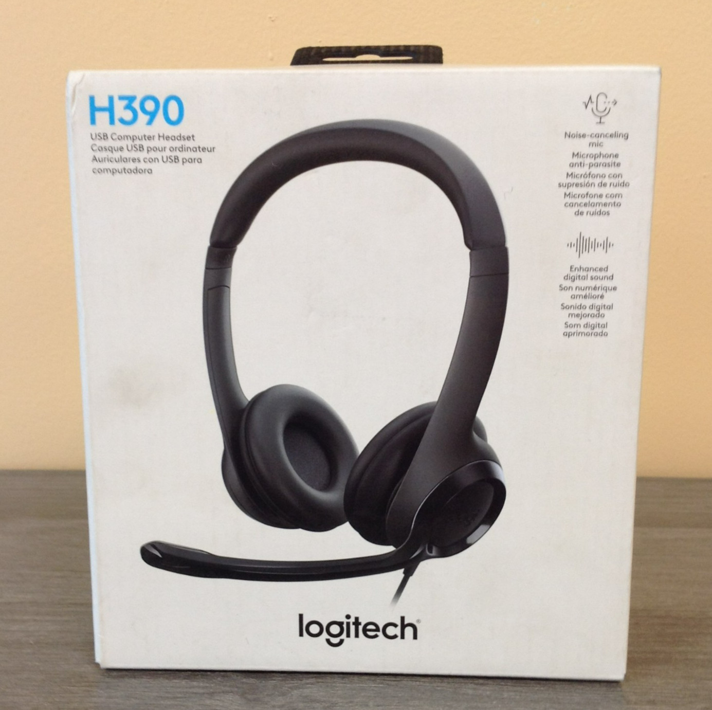 Logitech H390 USB-A Computer Headset Stereo Noise-Cancelling Mic 981-000014 NEW