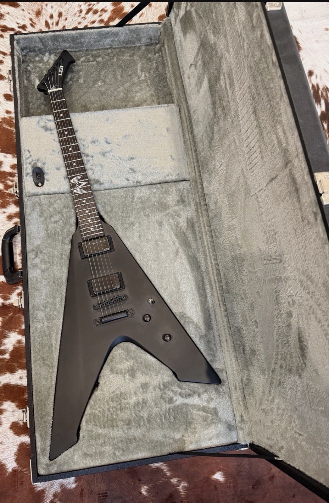ESP ltd James Hetfield Vulture satin black 2024