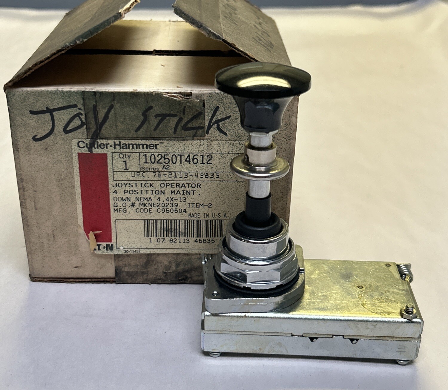CUTLER HAMMER,10250T4612,PUSHBUTTON JOYSTICK OPERATOR SWITCH NOS