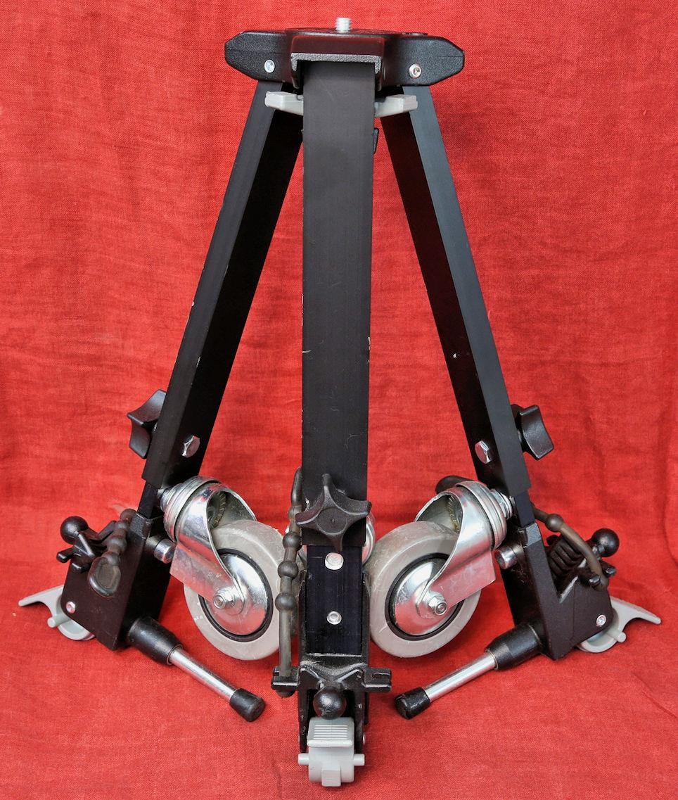 Manfrotto (Bogen) 3137 Medium Duty Variable Spread Tripod Dolly   Nice