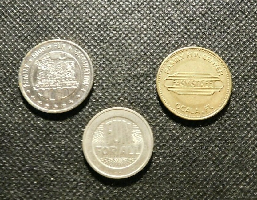 Three Fun Centers Tokens- Very Nice- e196uxx