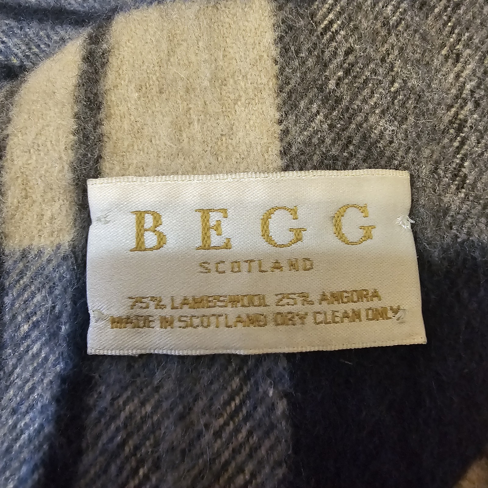 BEGG & CO Scotland Oversized Scarf Lambswool And Angora Plaid