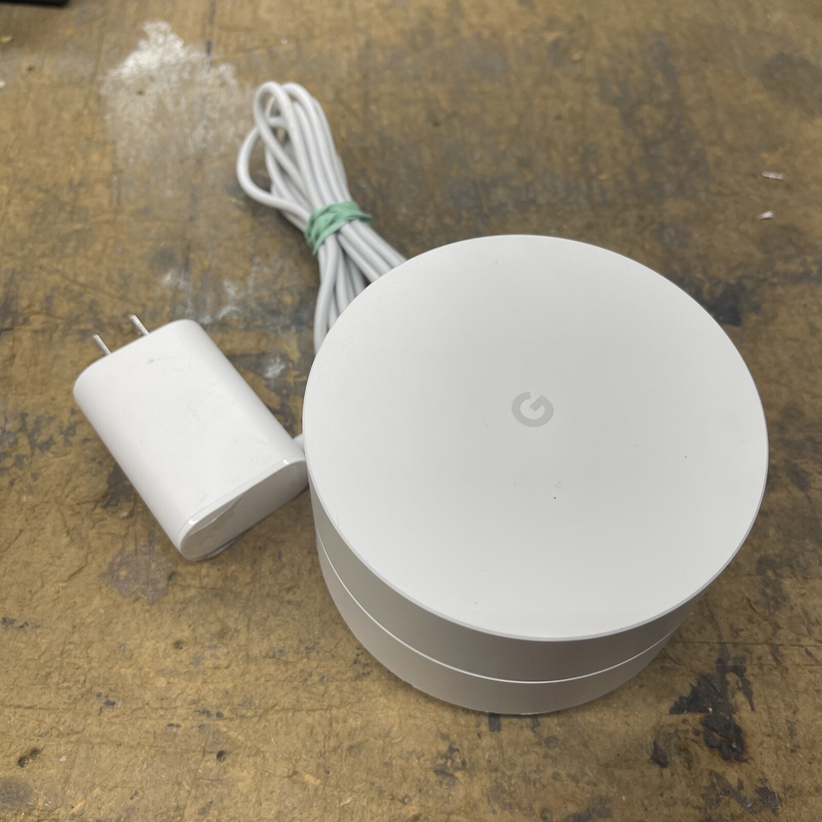 Google NLS-1304-25 White Dual Band 1200 Mbps Wireless Router + Adapter