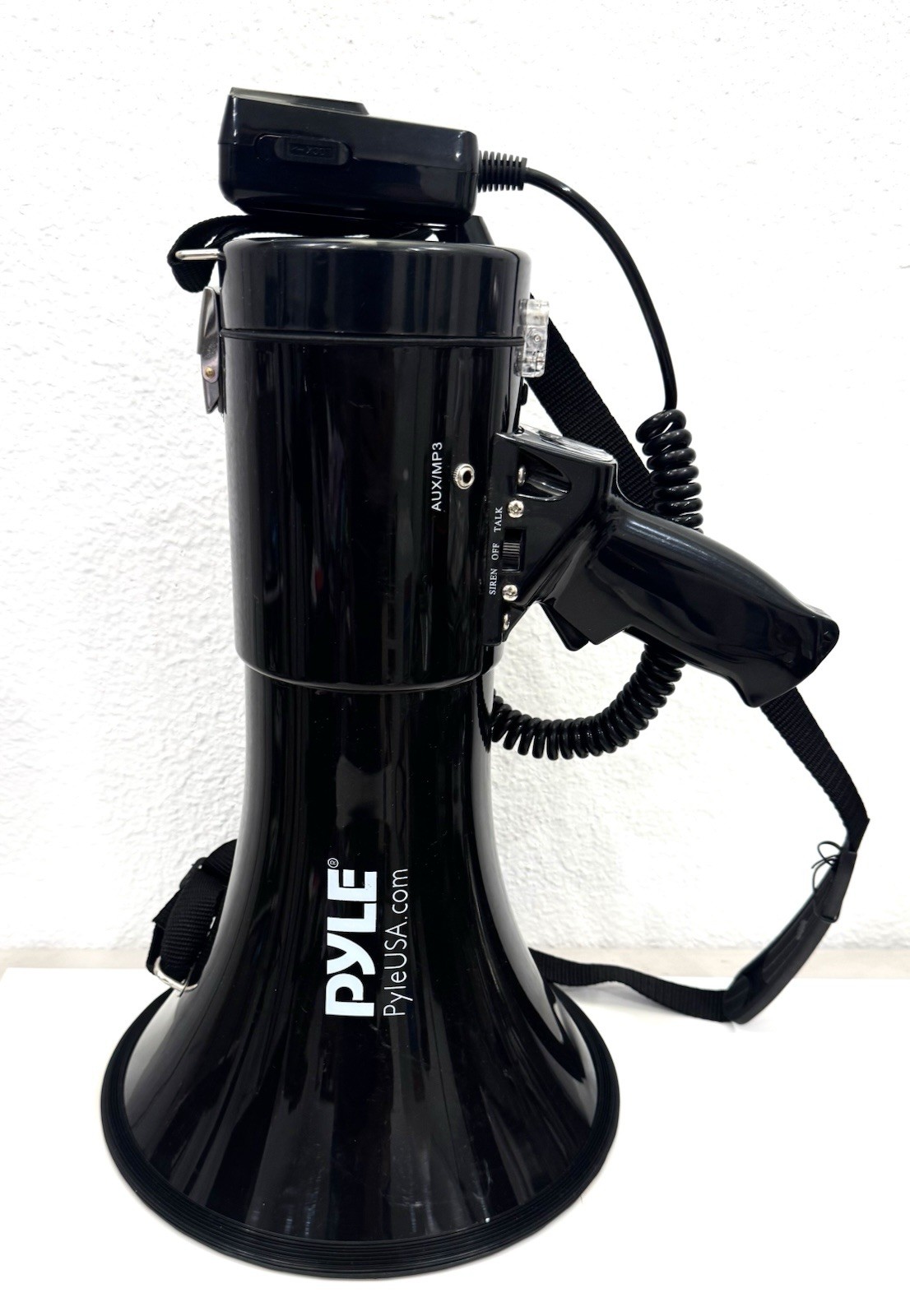 PYLE Megaphone Bullhorn PMP53IN Speaker PA Built-in Siren Mic Aux/Mp3 Port