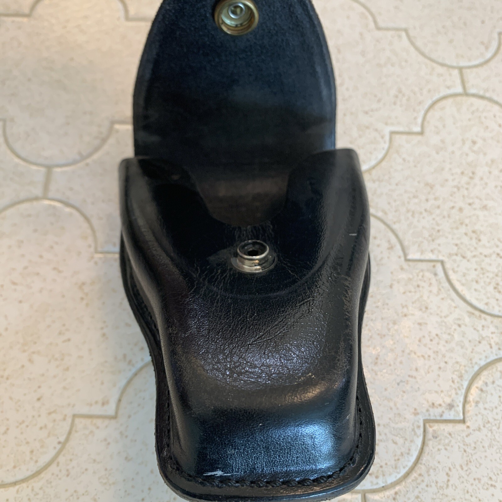 Don Hume Handcuff Case, Model C302, Original, Used, M5