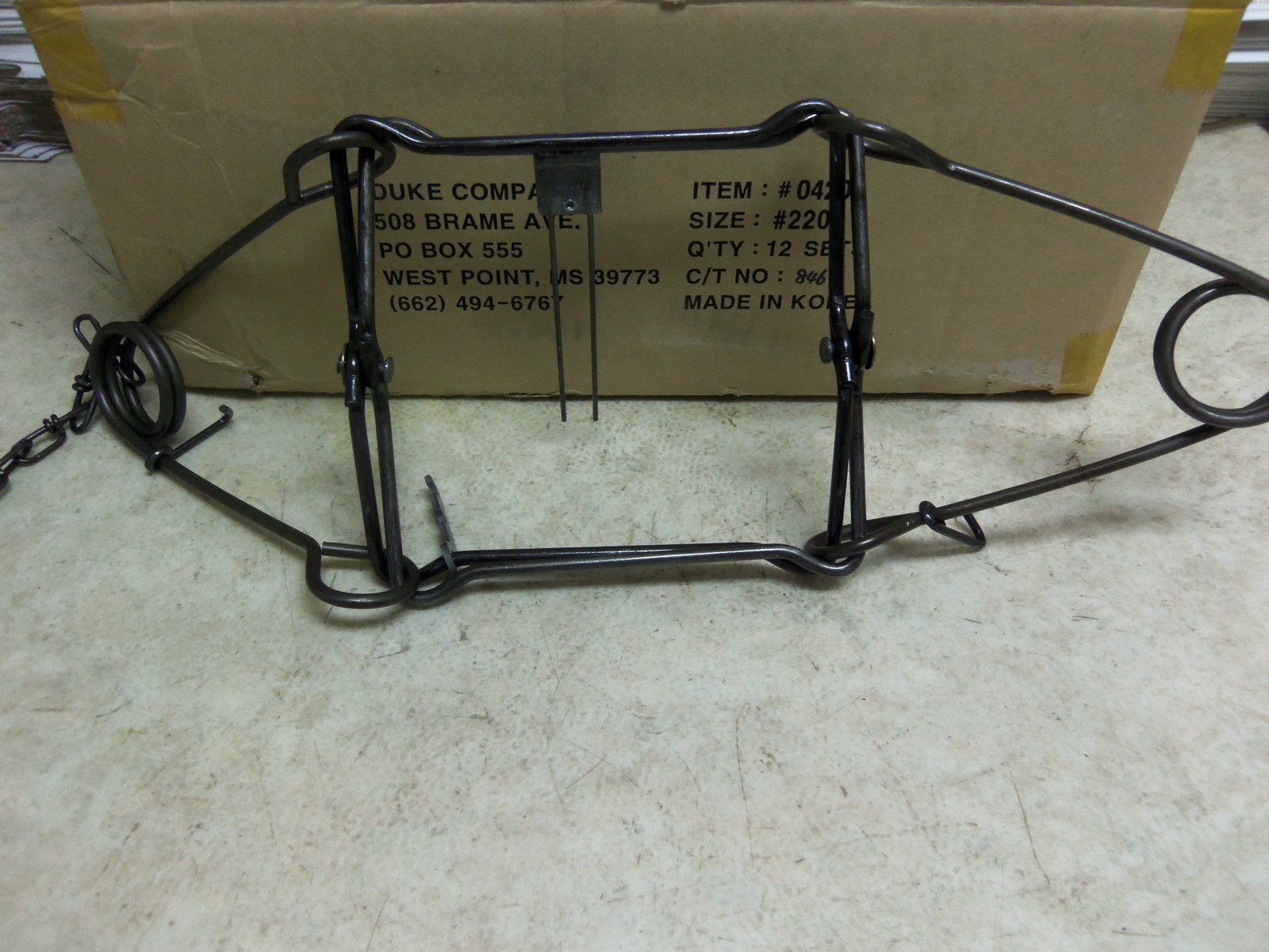 12  Duke 220 Body Grip Traps Trapping  (1 Dozen) Raccoon Fisher Groundhog  0420