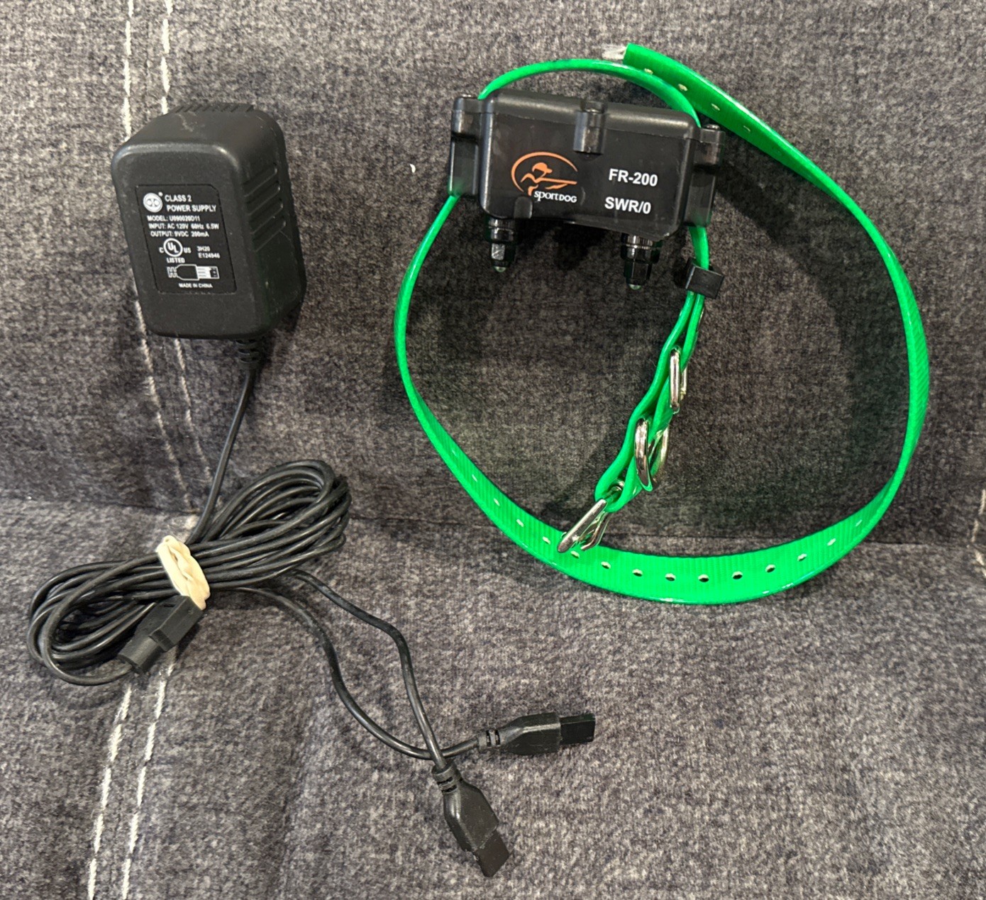 SportDOG FR-200 SWR/0 Rechargeable Dog Training Collar w Charger! ~ Works Great!