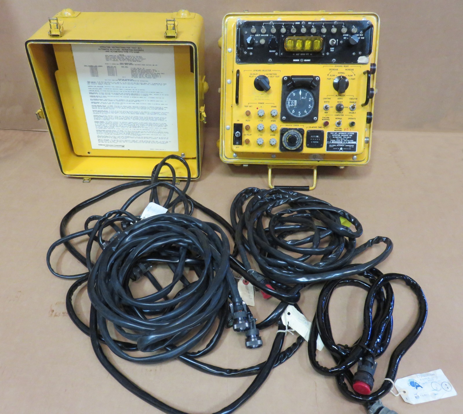 ALTITUDE REPORTING ENCODER AND ALTIMETER TYPE TTU-229/E TEST SET