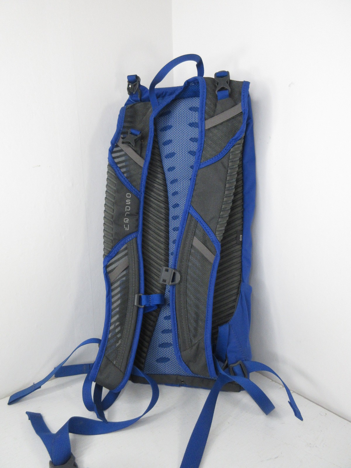 Osprey Katari 7 Hydration Backpack Includes 2.5L Water Reservoir Blue Small