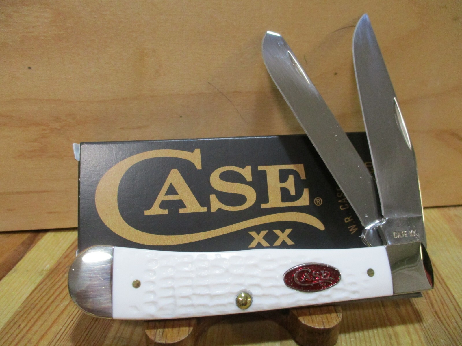 New Case SparXX White Standard Jig Large Trapper 6254 Pocket Knife - 60182