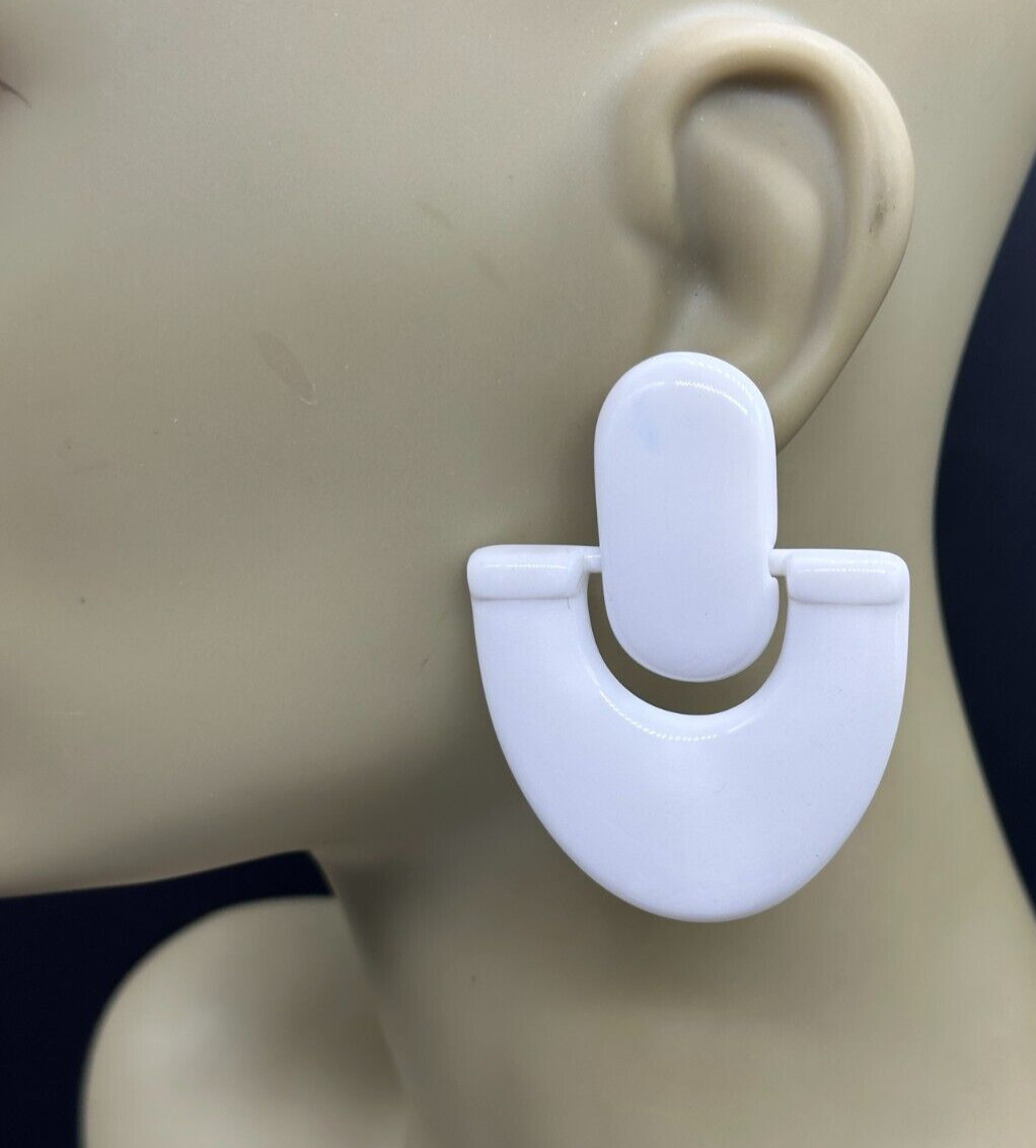 ESTATE WHITE PLASTIC STATEMENT ART DECO POST EARRINGS