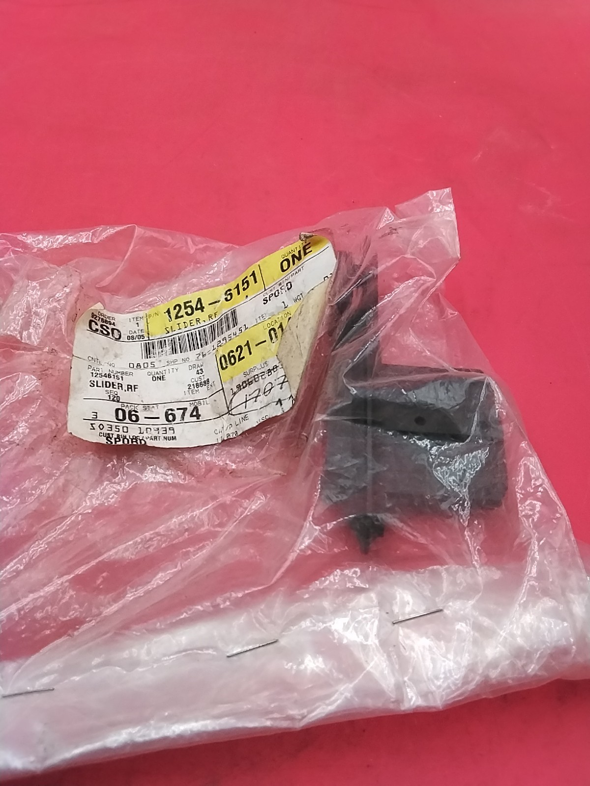 12546151 Genuine GM RF Slider 1994 GMC Jimmy Luggage