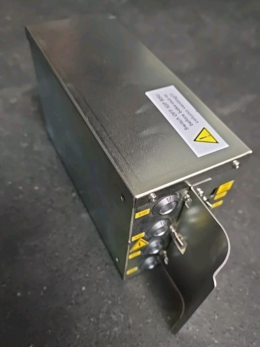 AZD PRAHA P/N 4022 293 25621 IGP BAT.POWER SUPPLY UNIT FEI