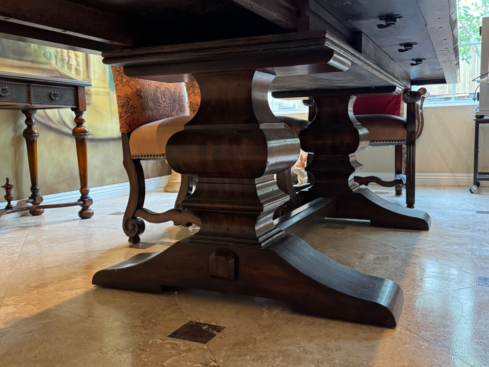 Dining Table set All Solid Wood. Table Extendable With 8 Chairs