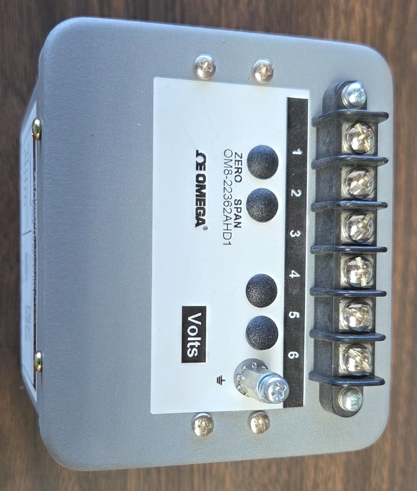 Omega OM8-22362AHD1 AC Voltage Transducer 0-300v input 4-20mA Output