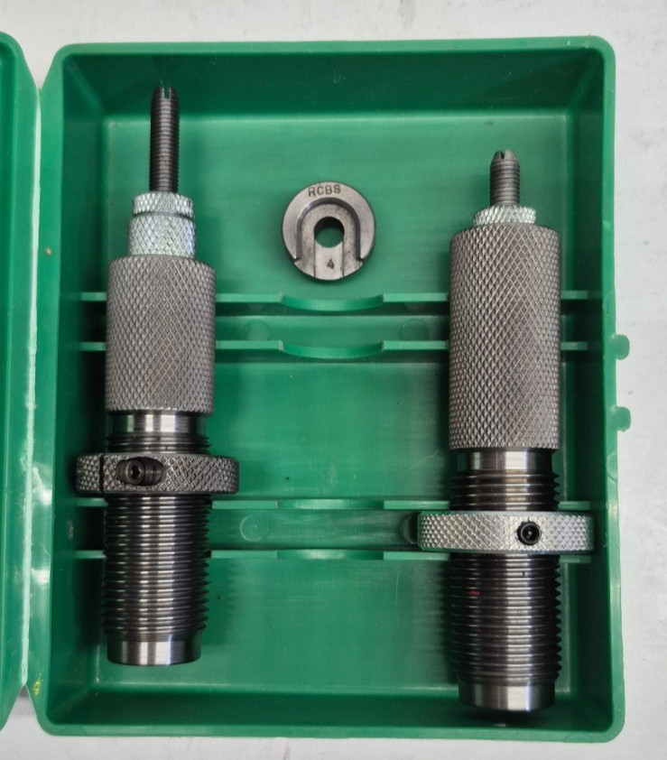 RCBS FULL LENGTH DIE SET 7MM REMINGTON MAGNUM  13601 WITH # 4 SHELL HOLDER