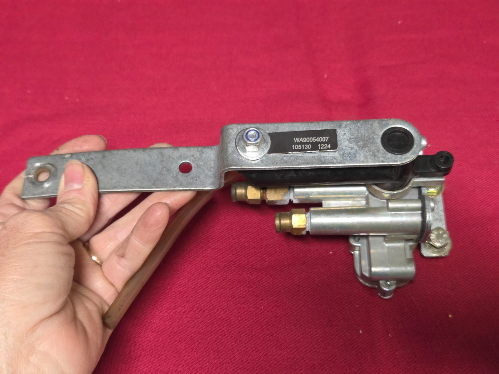 WORLD AMERICA: WA90054007 HEIGHT CONTROL VALVE