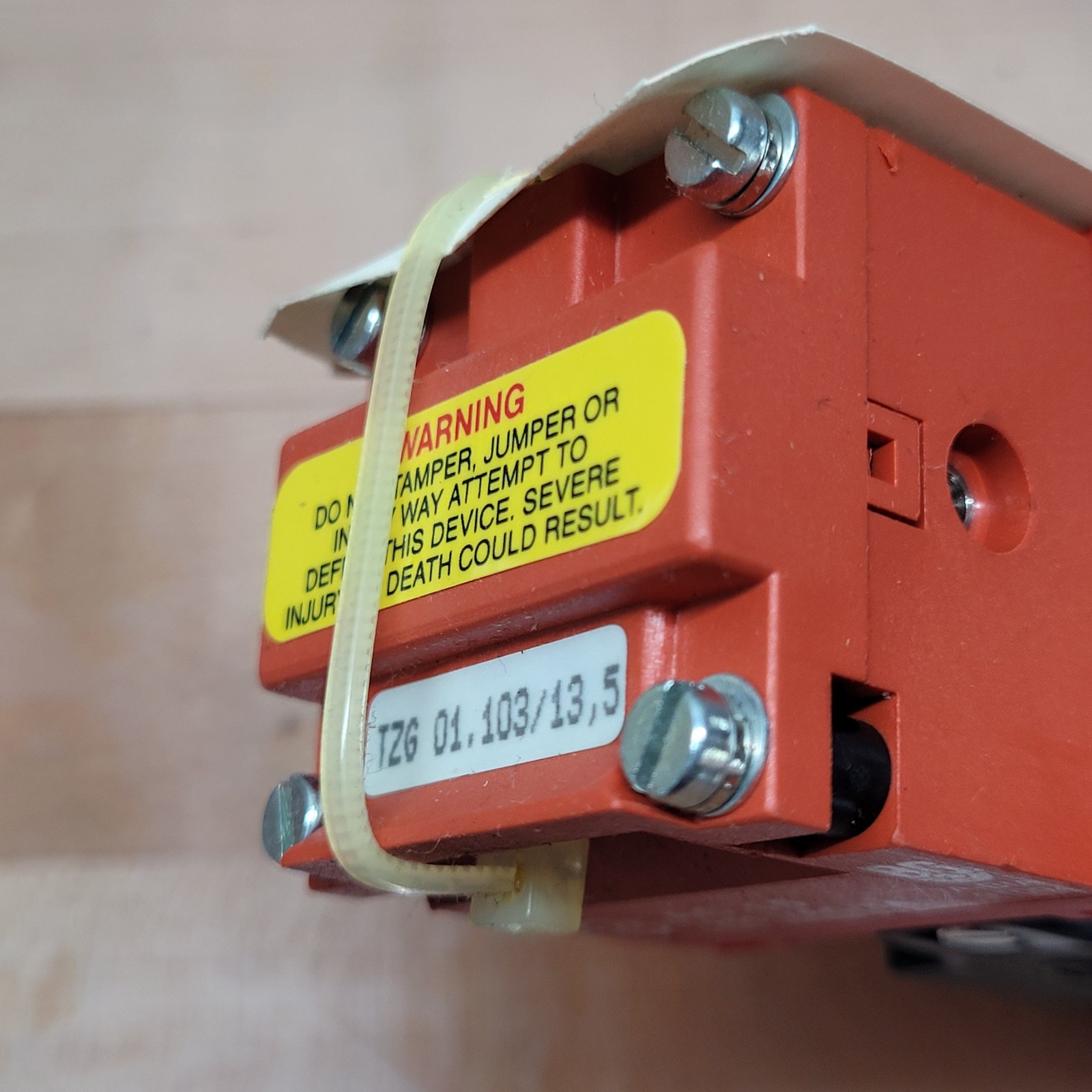 Schmersal TZG01.103 Keyed Interlock Switch - NEW