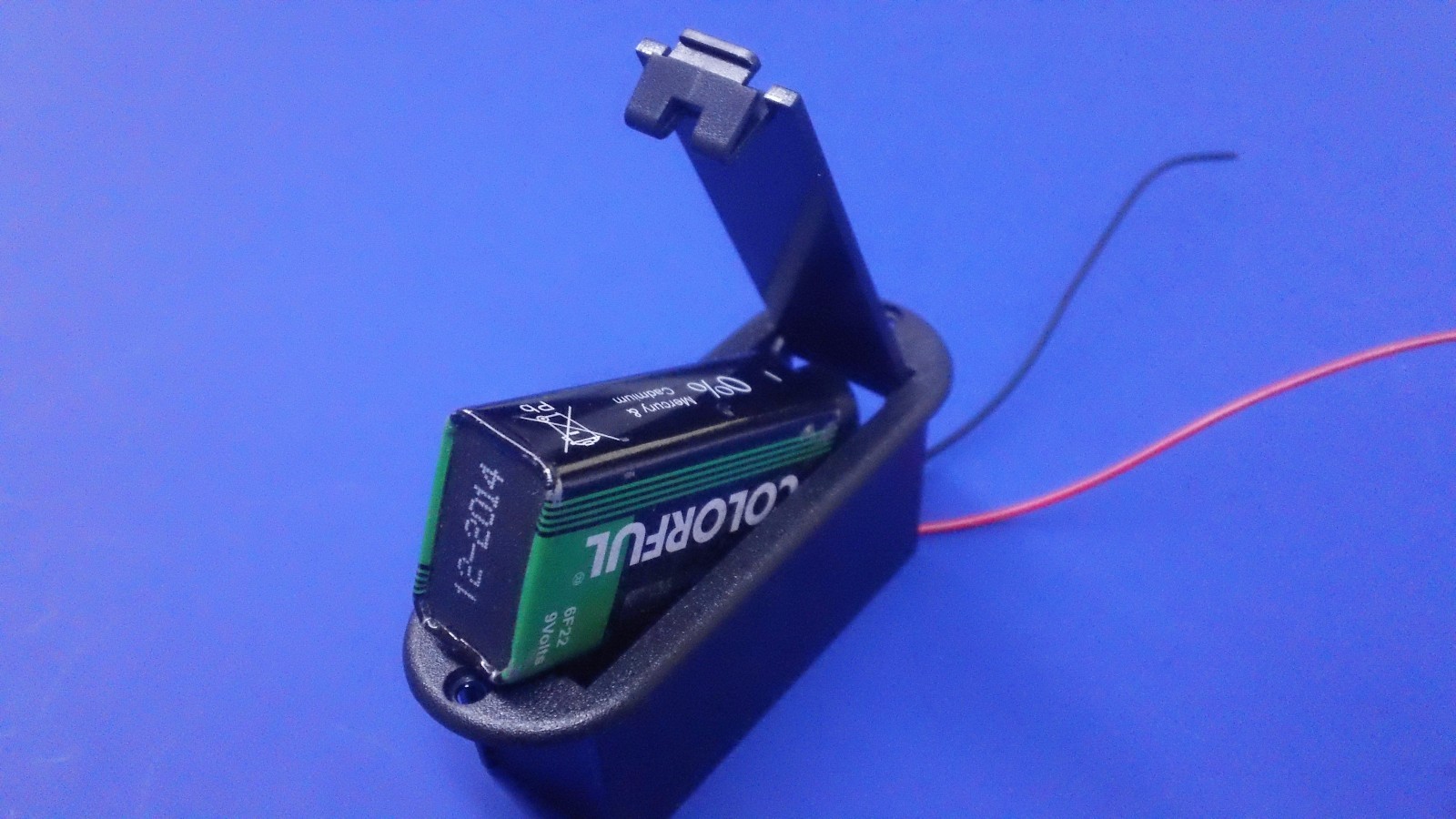 9 volt / 9v BATTERY holder with power cable - Flush Panel Mount Black Plastic