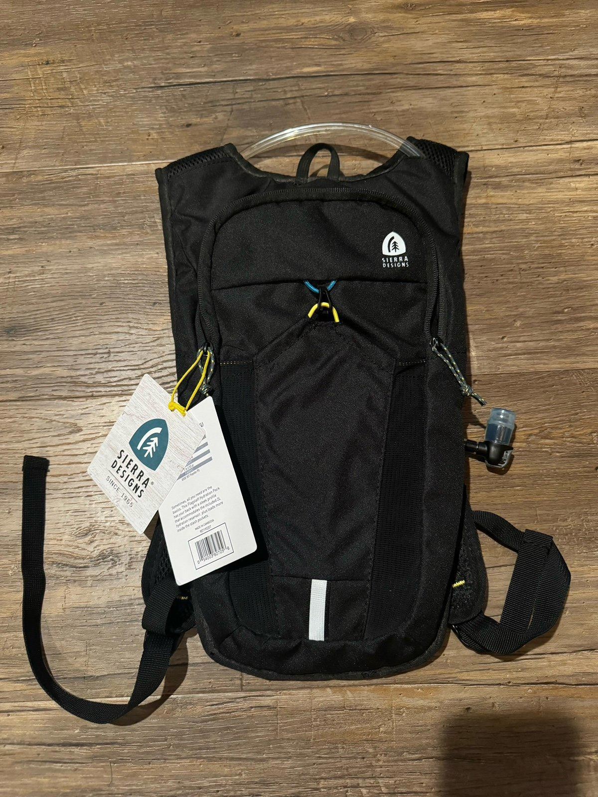 NWT Sierra Designs Flagstaff 4L Hydration Pack - Black Backpack Hiking & Biking
