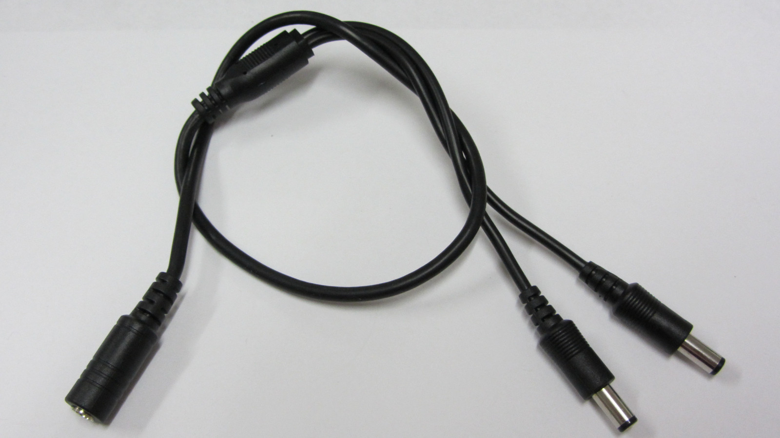 2 X Female 2.1mm Jack to 2 Male 2.1mm Plugs CCTV Power