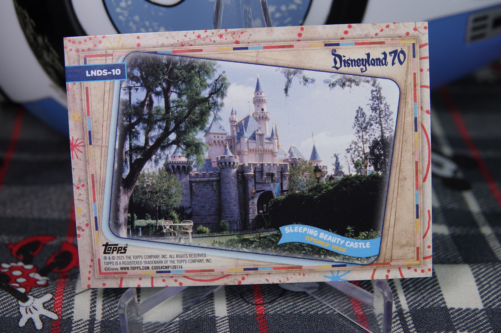 10-20% Off 3+ 2026 topps disneyland 70th anniversary *ALL CARDS* Pick Your Own