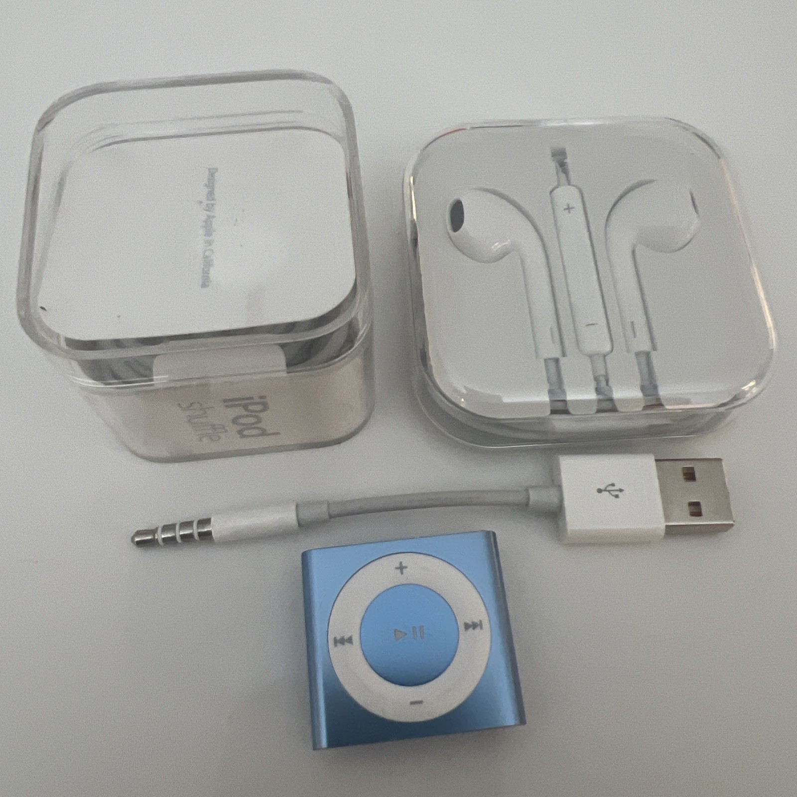 Apple iPod Shuffle 2GB Blue 4th Gen, Flawless.  New Battery installed.  No box